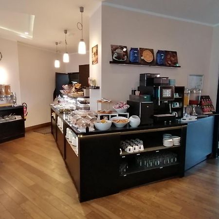 Skyline Hotel City Frankfurt Франкфурт на Майн Екстериор снимка